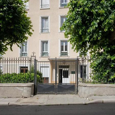 Meuble En Face Des Thermes דירה אלברד